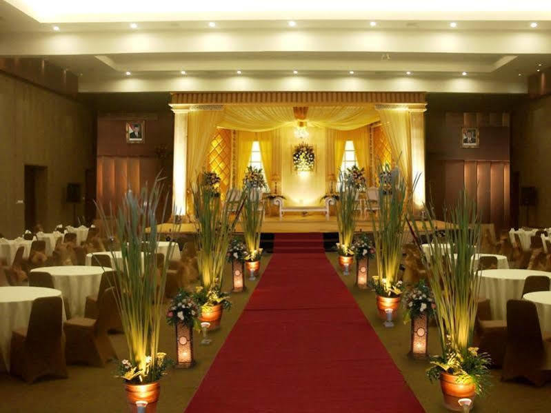 Ratu Hotel Serang Eksteriør billede